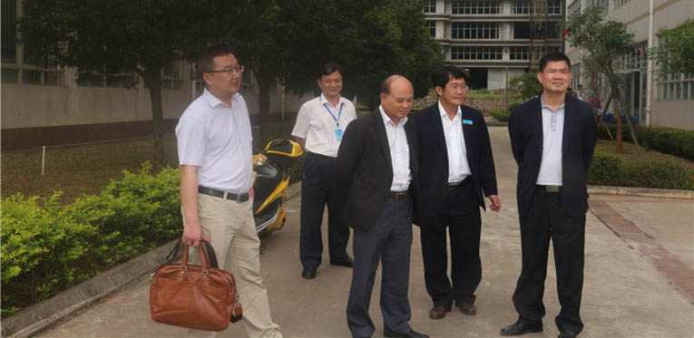 省教育厅林岗副巡视员到宝威体育平台-(中国)科技公司考察